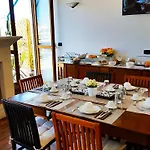 Attico Barocco לינה וארוחת בוקר 4*