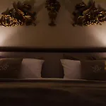 Attico Barocco 4* לצ'ה