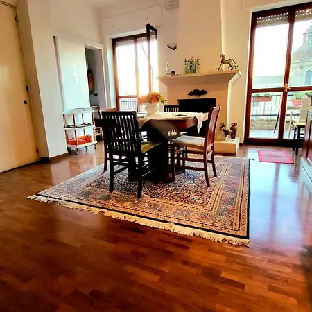 Oda ve Kahvaltı Attico Barocco 4*