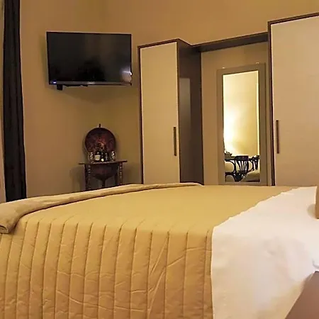 Bed & Breakfast Attico Barocco 4*
