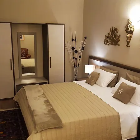 Bed & Breakfast Attico Barocco 4*